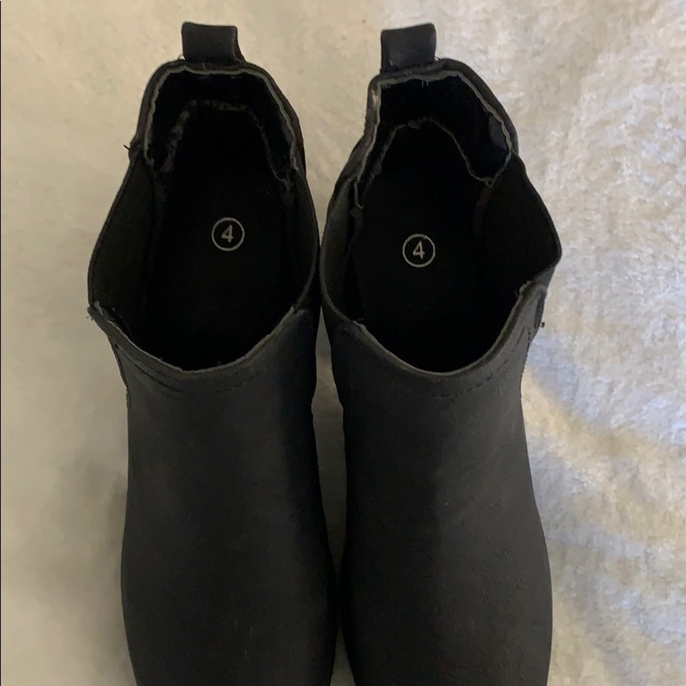 Nasty Gal Chelsea Boots - Picture 5 of 5
